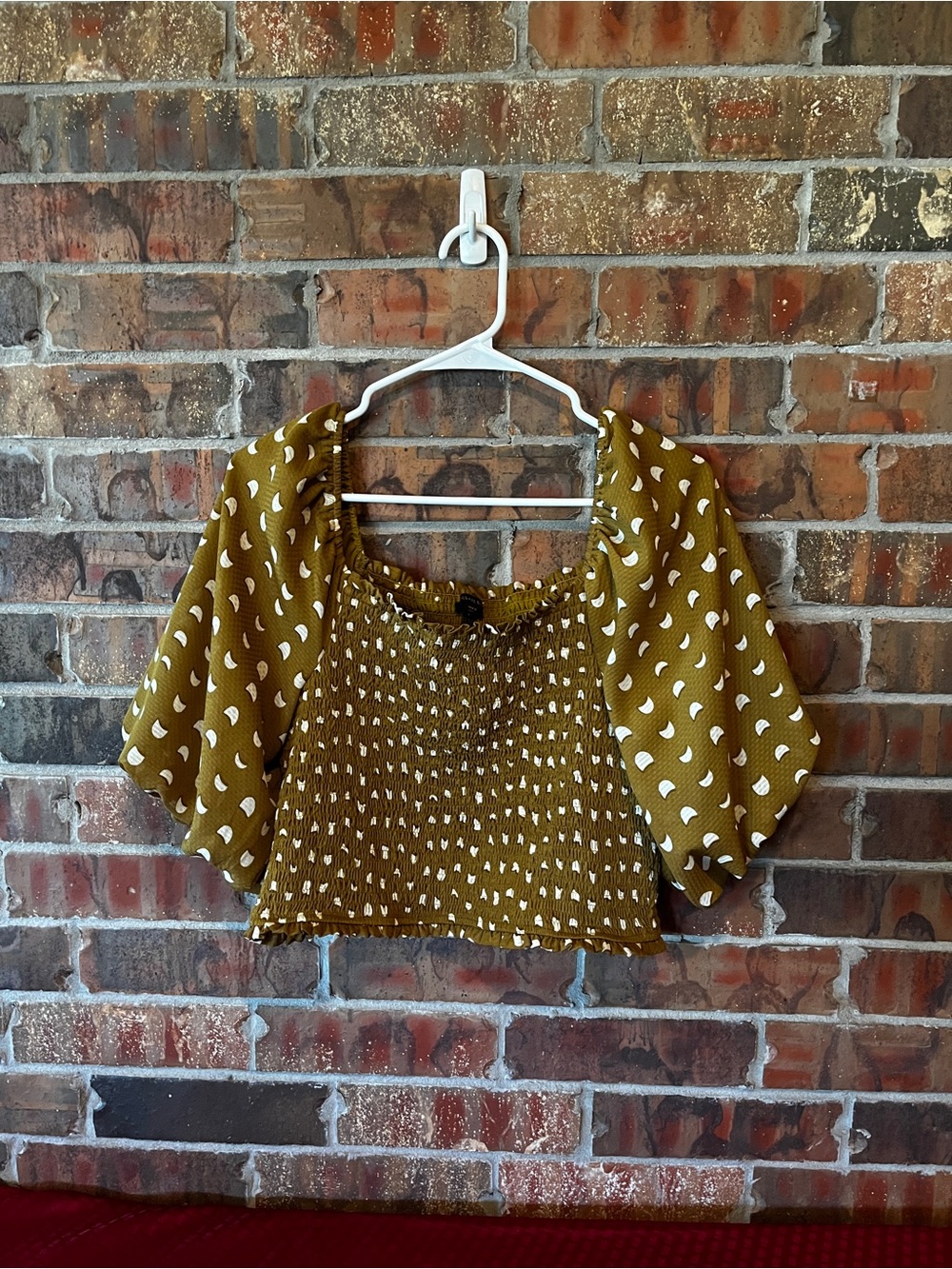 Skies Are Blue Women’s yellow moon cropped Blouse Size:L Whimsical